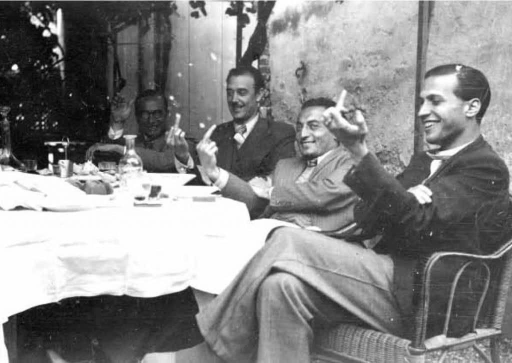 Miquel Badia (segundo por la dcha.) y Josep Dencàs (izq.) junto con otros miembros de Estat Català