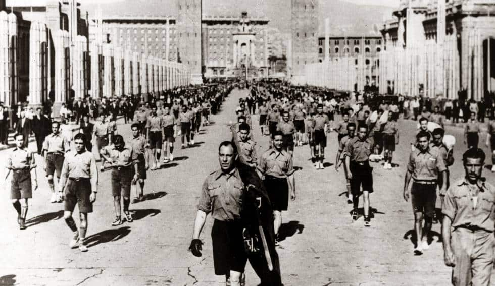 Desfile de las JEREC de octubre 1933 a Montjuïc